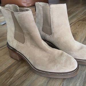 Vince Camuto Boots Suede Chelsea Boots size 8 NWOT